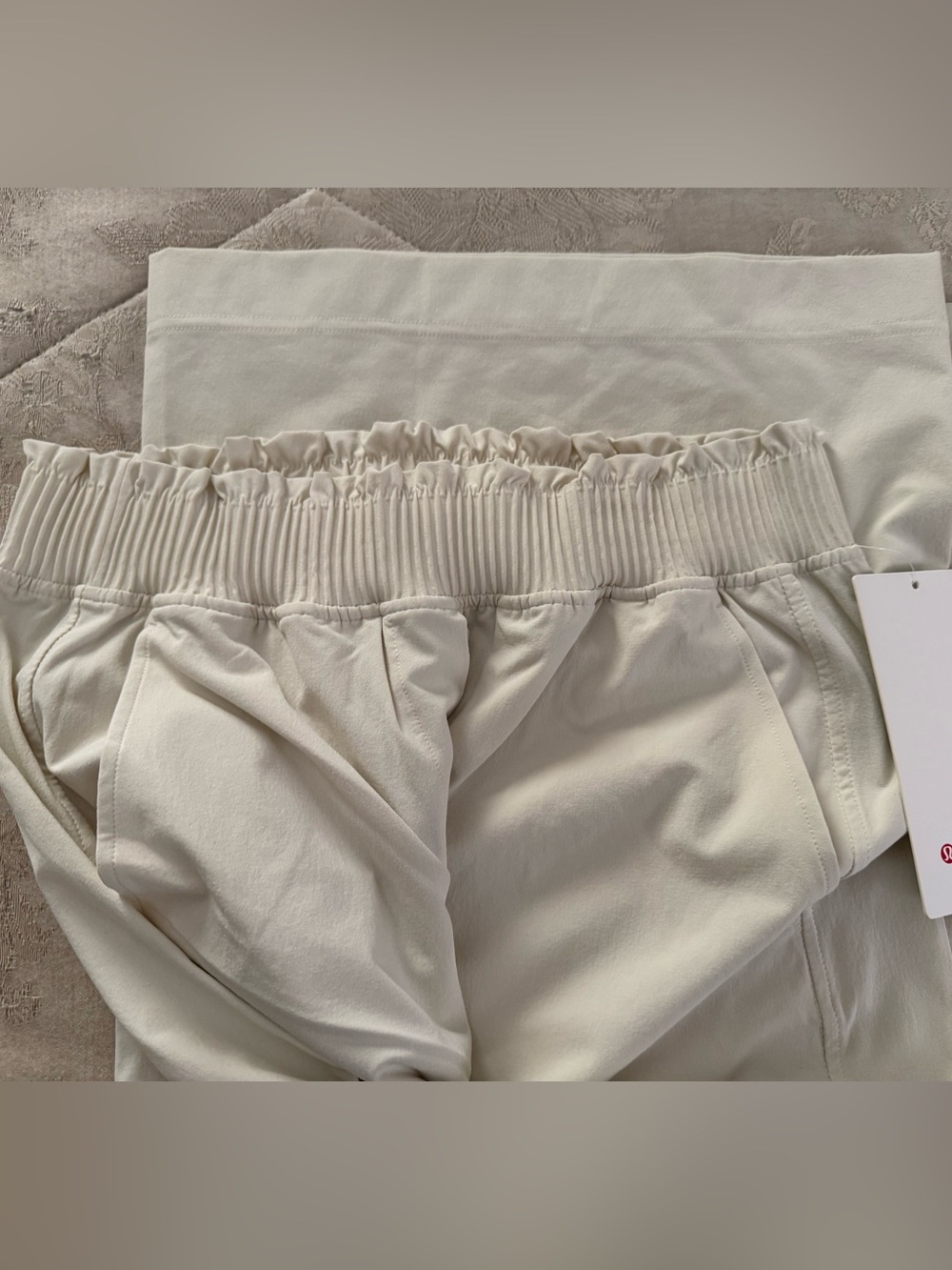 NWT lululemon Stretch Woven Ruffle-Waist Wide-Leg Crop Ankle Pants Sz S